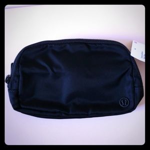 Lululemon Everywhere Belt Bag
